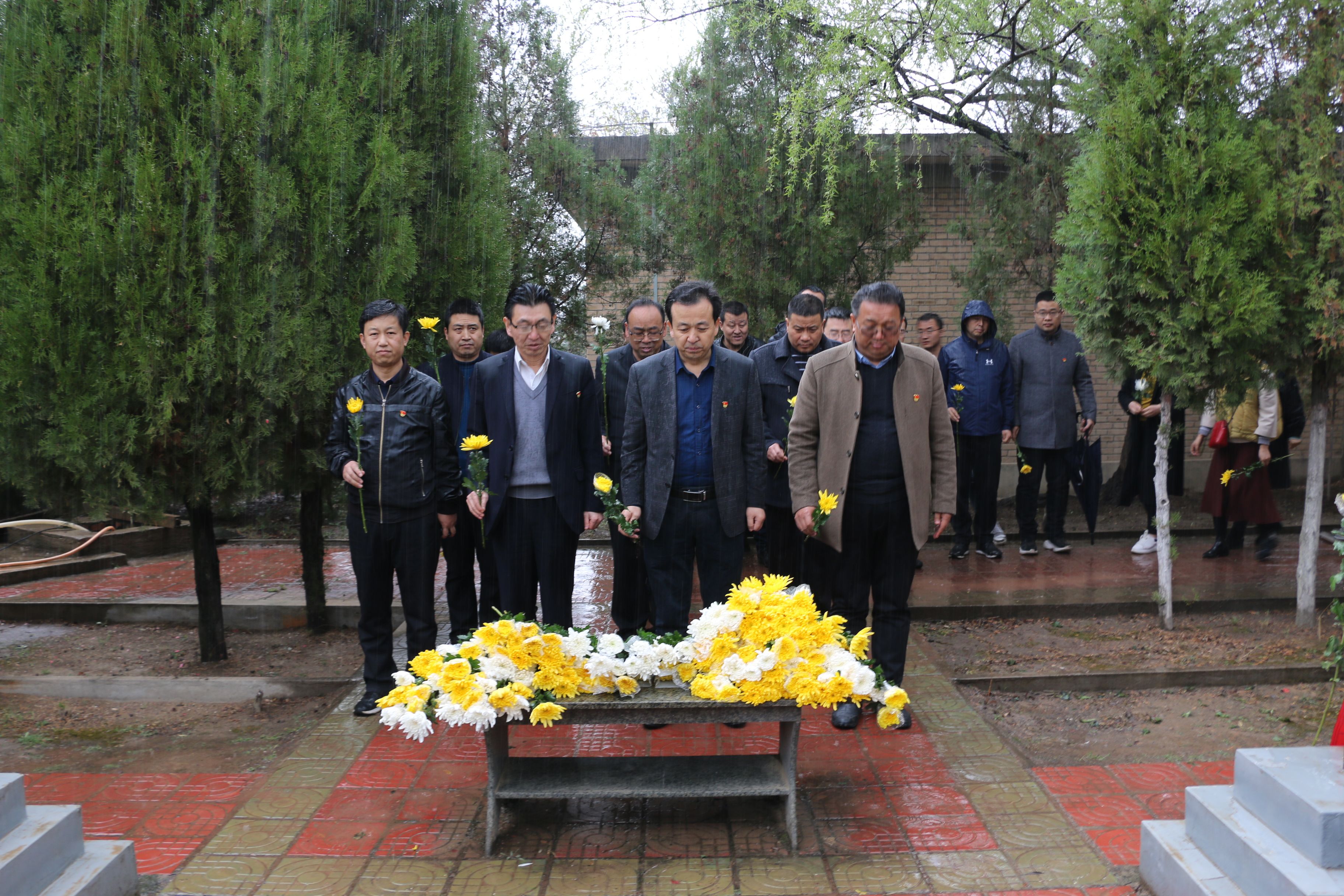 清明祭扫3.jpg